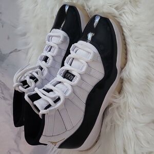 Air Jordan 11 Retro White/Metallic Gold Blk